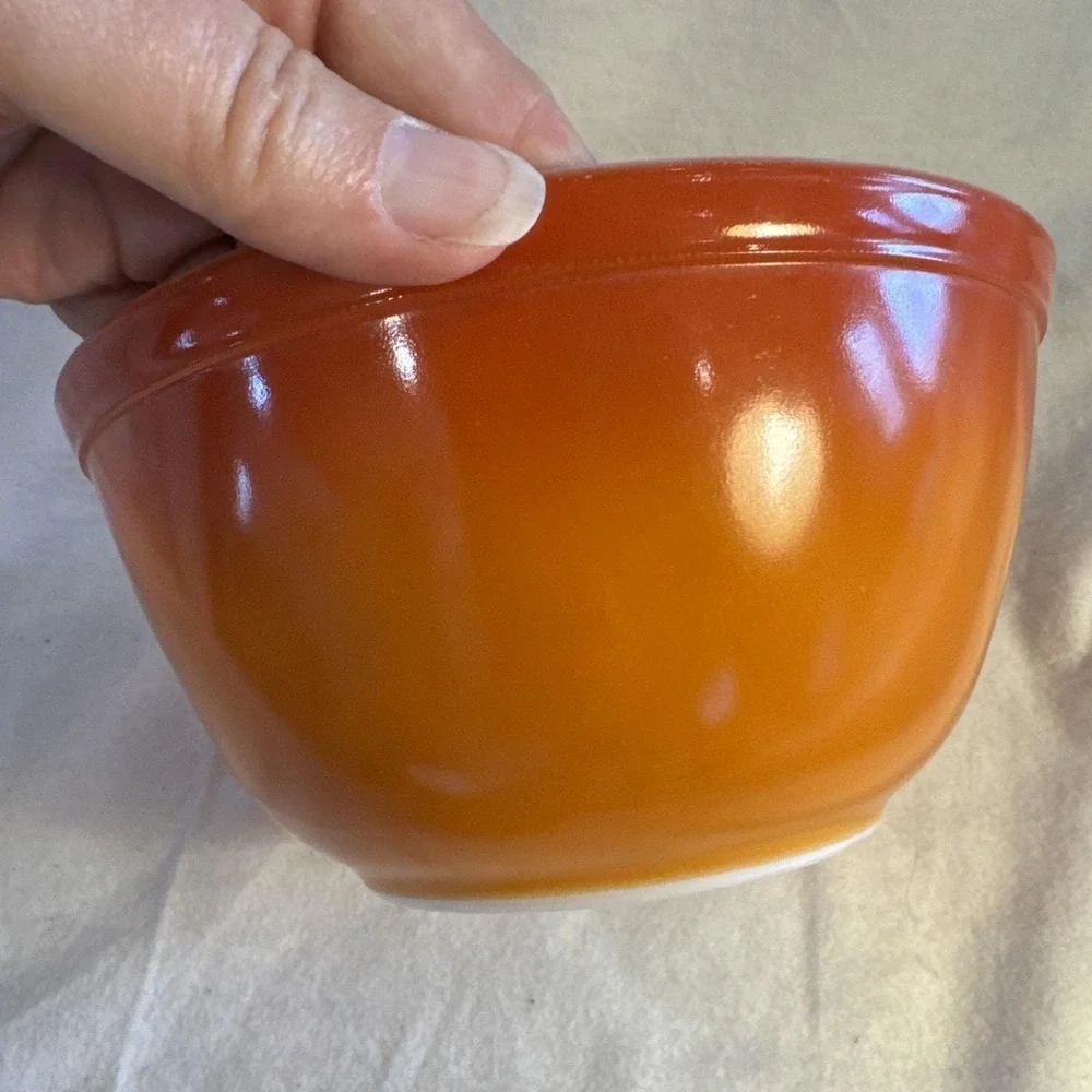 1970s PYREX Flameglo Nesting Mixing Bowls Set # 401, 402 Red-Orange Ombre 1.5 Qt